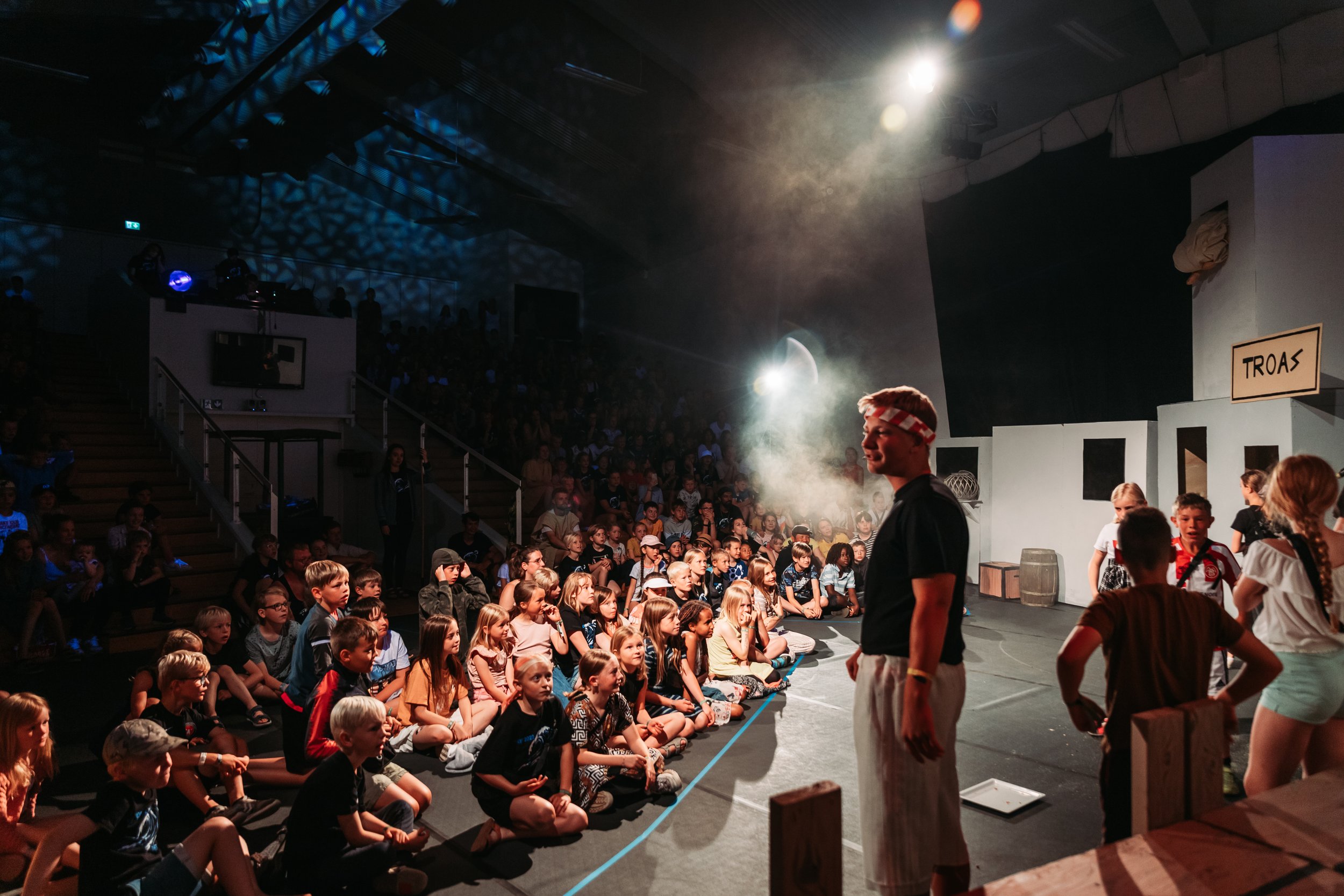 Picture of Hundborg on stage.